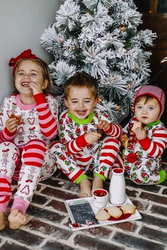 Flash Sale โจ Child to Cherish ๐
Christmas Santa Cookie Platter with Cookie Cutters Set ๐ - Image 6